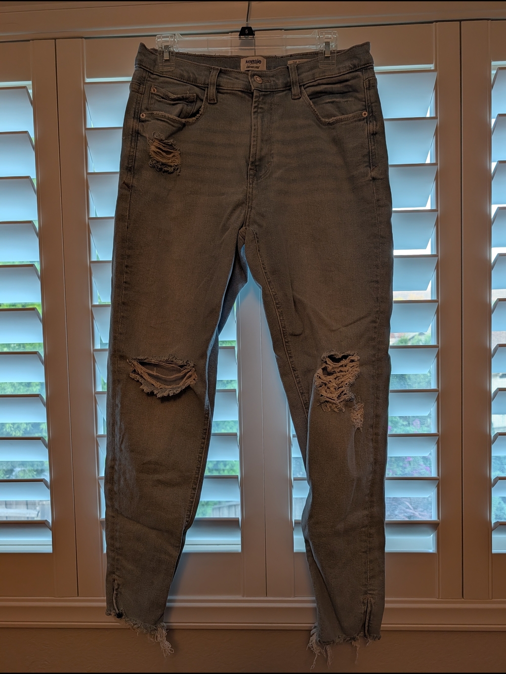 Distressed Kensie High-Rise Skinny Jeans